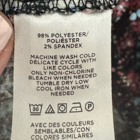 LOFT Dark Floral Blouse Tie Neck Size Large - Picture 6 of 6